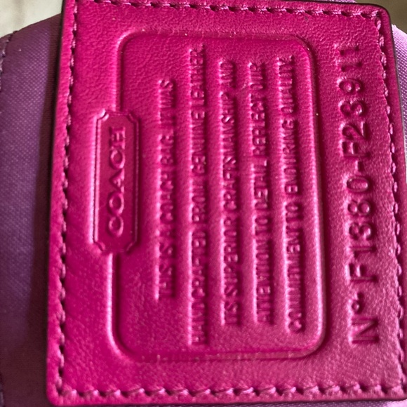 Coach Daisy Spectator Purse. - Picture 5 of 6